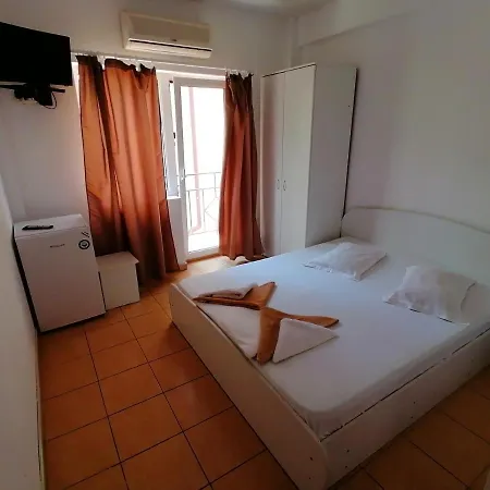 Casa Tomis Affittacamere *