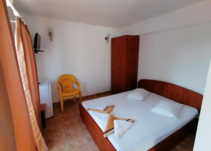 Pensiune Casa Tomis *