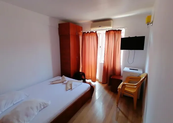 Pensiune Casa Tomis *